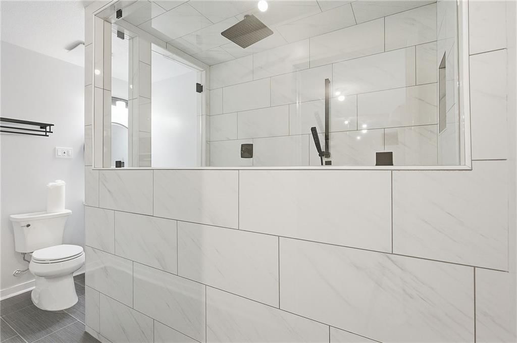 21141 Noble Street — photo 34