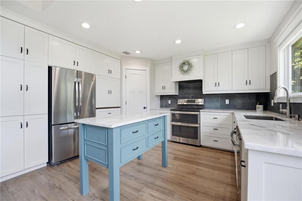 1612 NE Bluff Street — photo 10