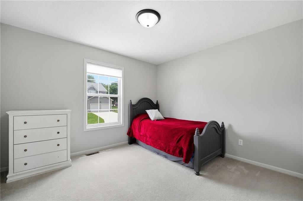 1612 NE Bluff Street — photo 23