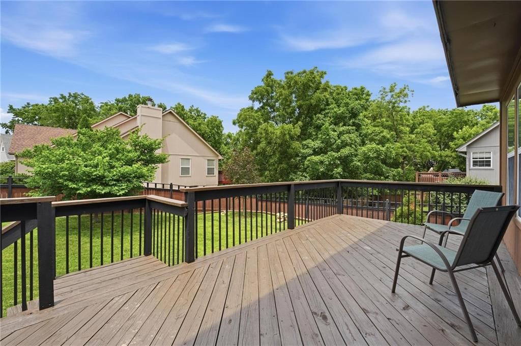 1612 NE Bluff Street — photo 29