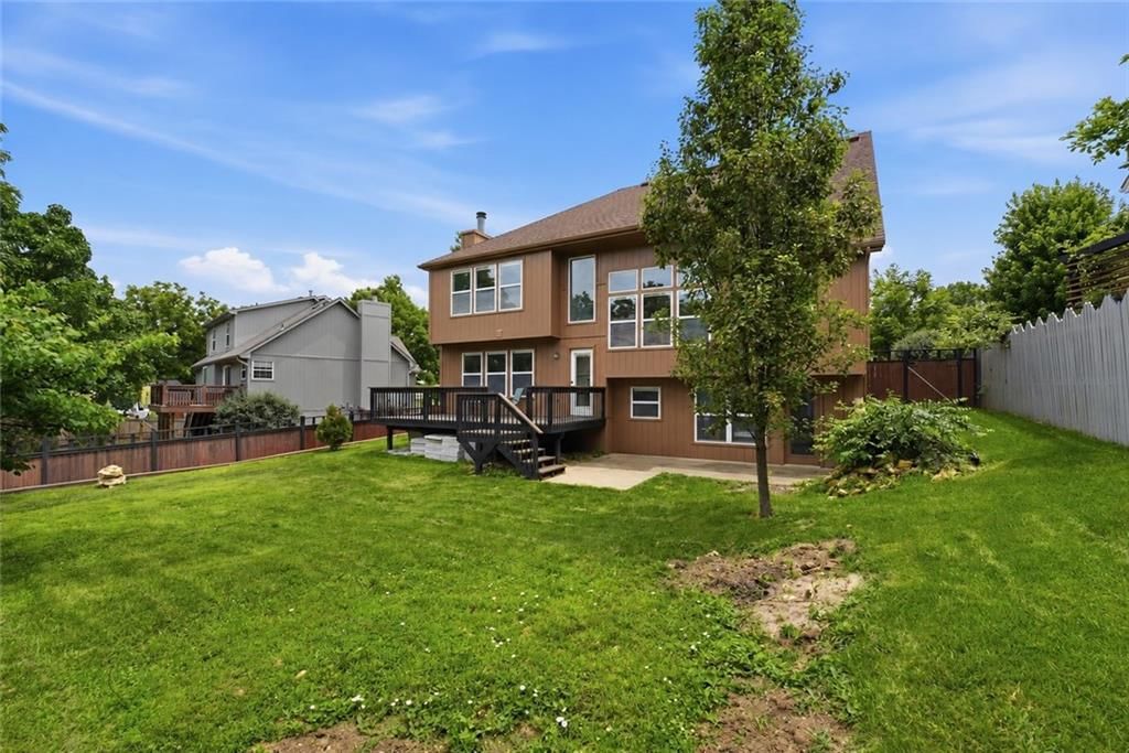 1612 NE Bluff Street — photo 32