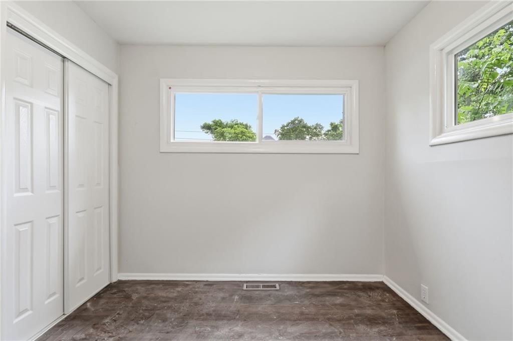 7900 Longview Road — photo 8