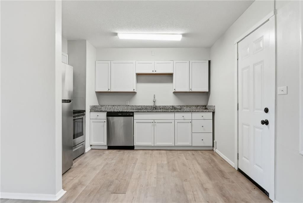7900 Longview Road — photo 15