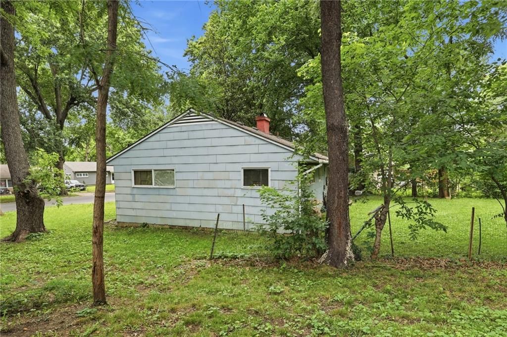 7900 Longview Road — photo 38