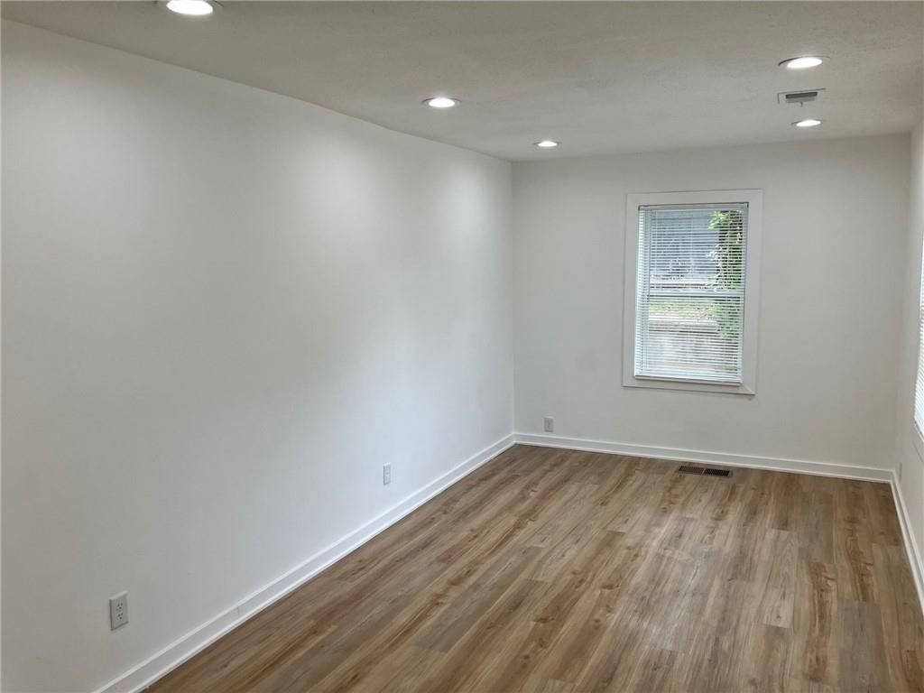 3111 Waverly Avenue — photo 2