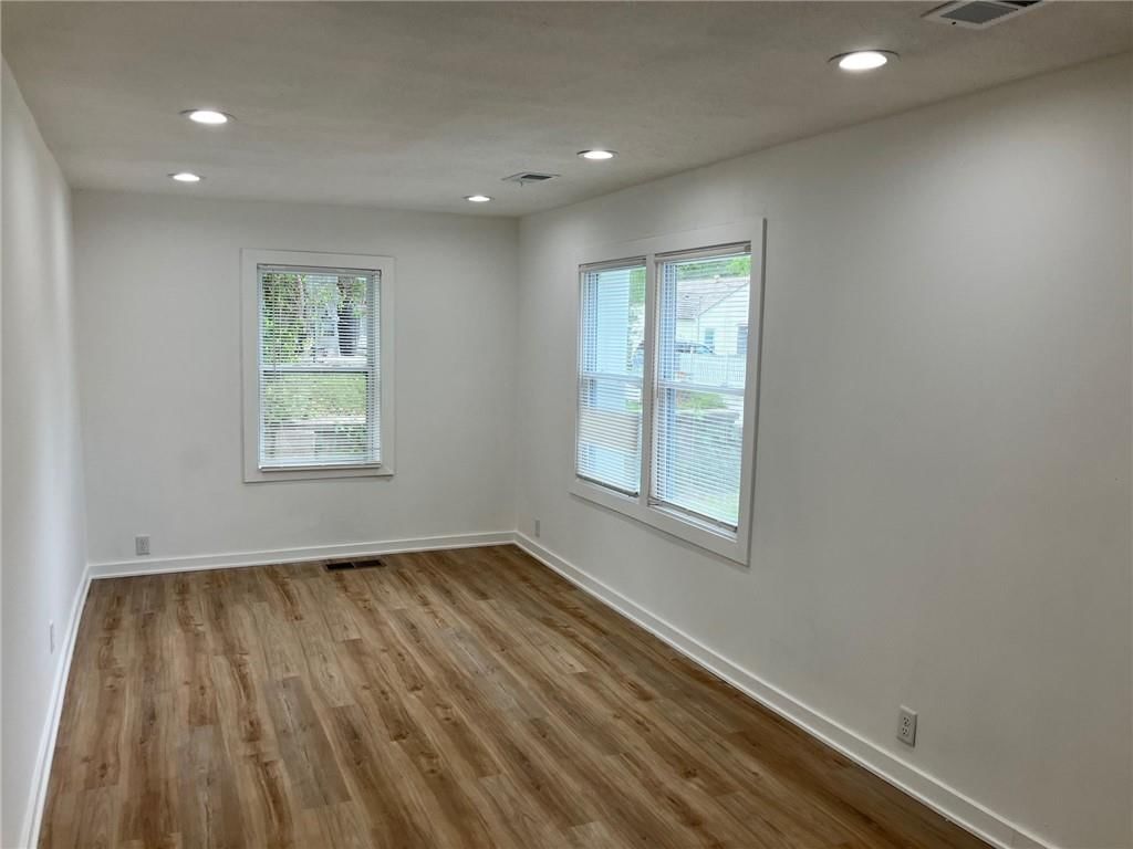 3111 Waverly Avenue — photo 3