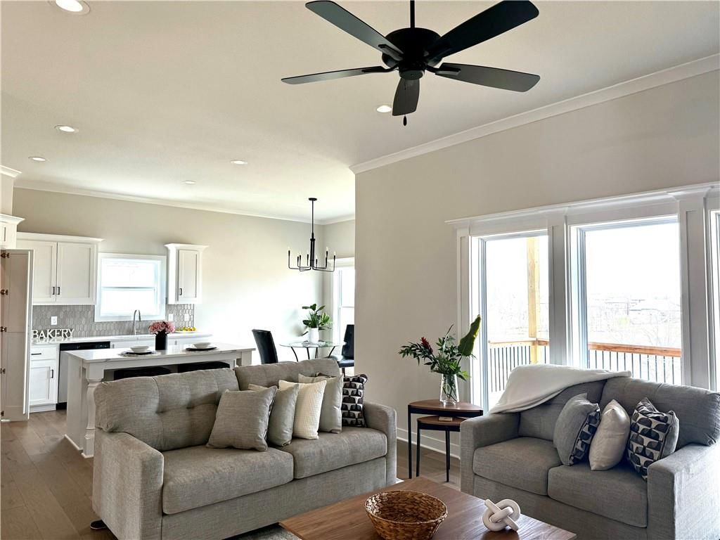 Photo 6 of 46 - 9810 N Laurel Avenue, Kansas City, MO 64157