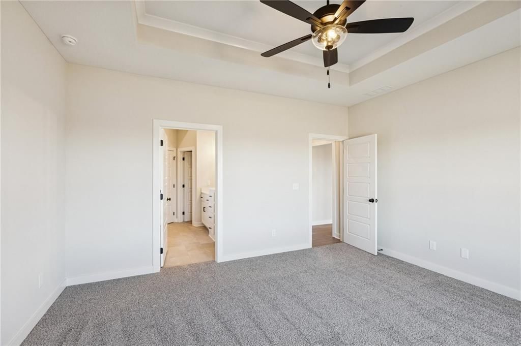 Photo 29 of 46 - 9810 N Laurel Avenue, Kansas City, MO 64157