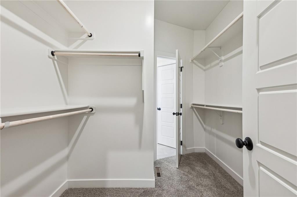 Photo 34 of 46 - 9810 N Laurel Avenue, Kansas City, MO 64157