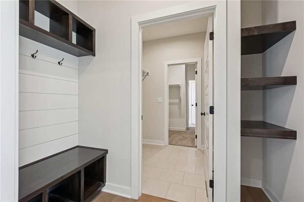 Photo 35 of 46 - 9810 N Laurel Avenue, Kansas City, MO 64157