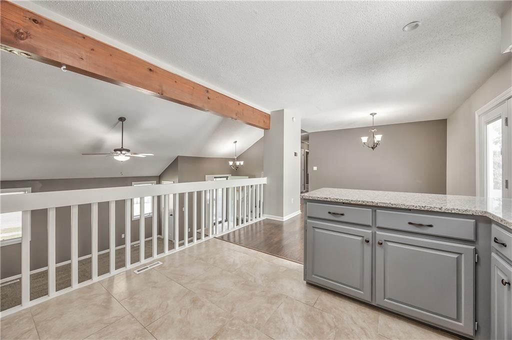 11100 N Mcgee Street — photo 9