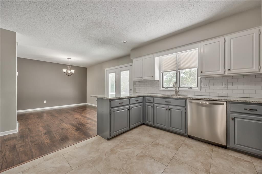 11100 N Mcgee Street — photo 10