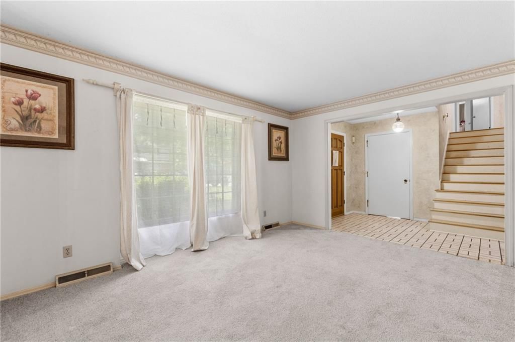 8615 E 89th Street — photo 10