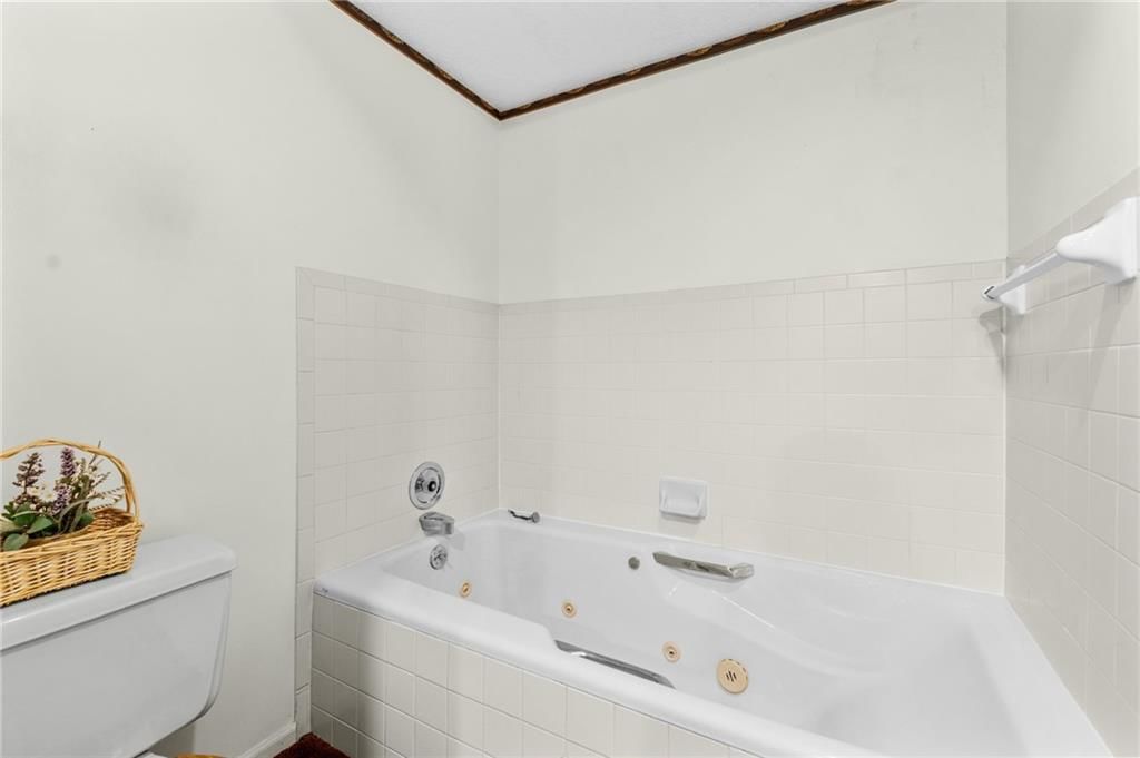8615 E 89th Street — photo 26
