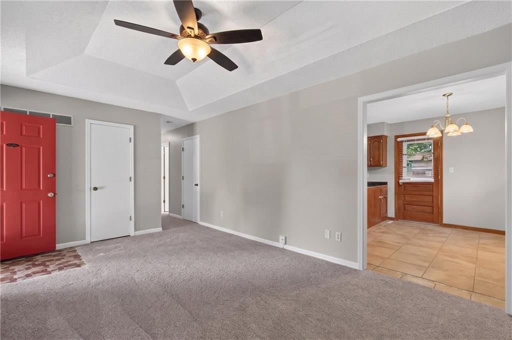 13404 Oakland Avenue — photo 11