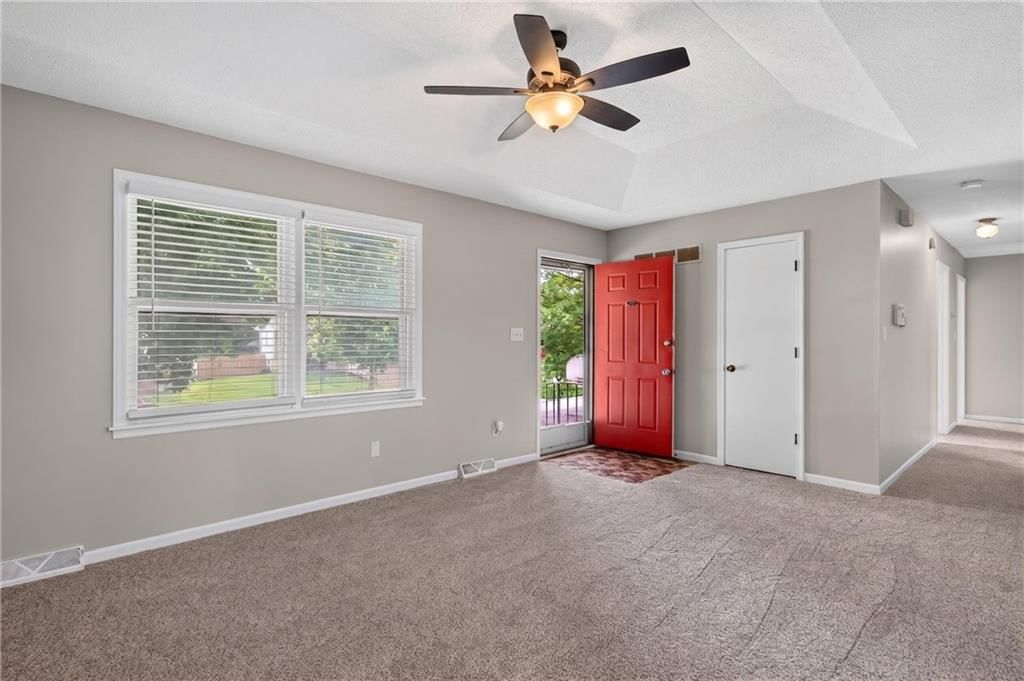 13404 Oakland Avenue — photo 12