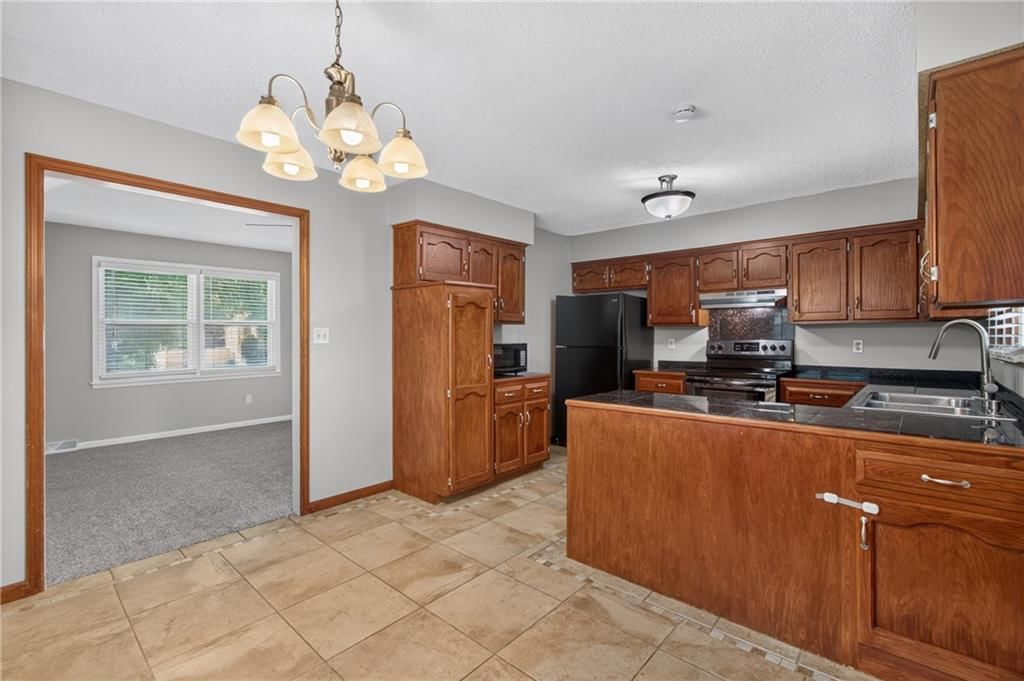 13404 Oakland Avenue — photo 16