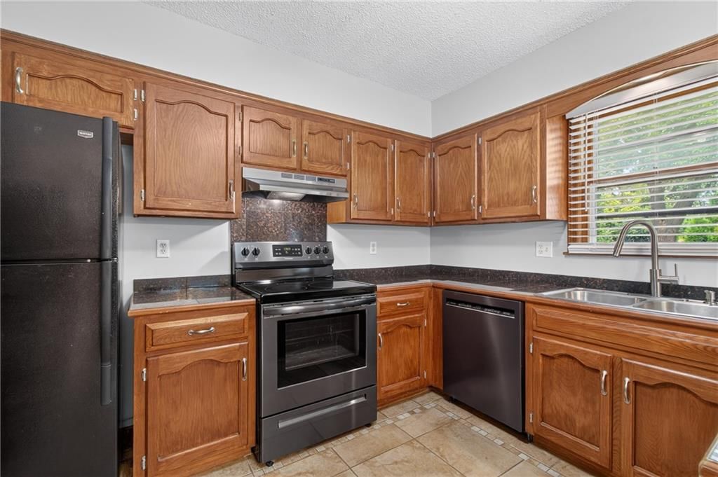 13404 Oakland Avenue — photo 17