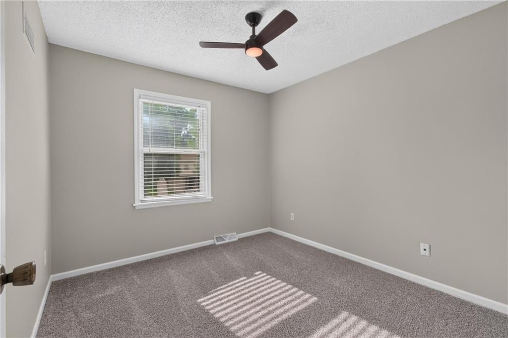 13404 Oakland Avenue — photo 23