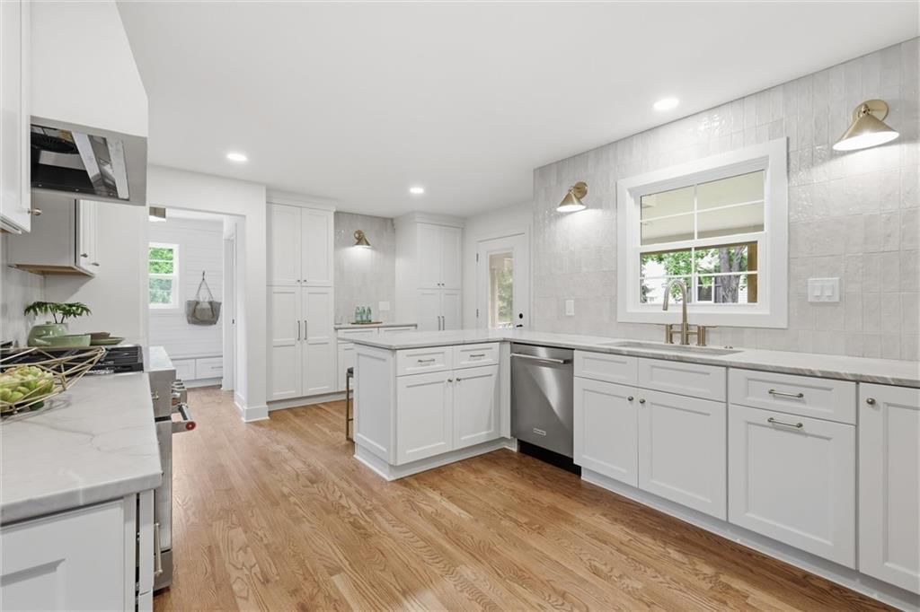 10426 Alhambra Street — photo 16