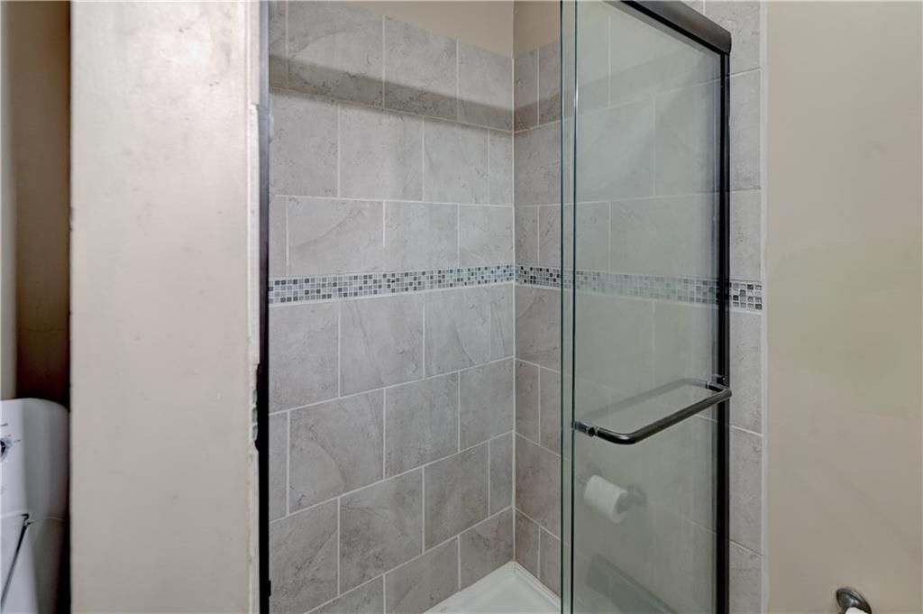 7917 N Troost Avenue — photo 11