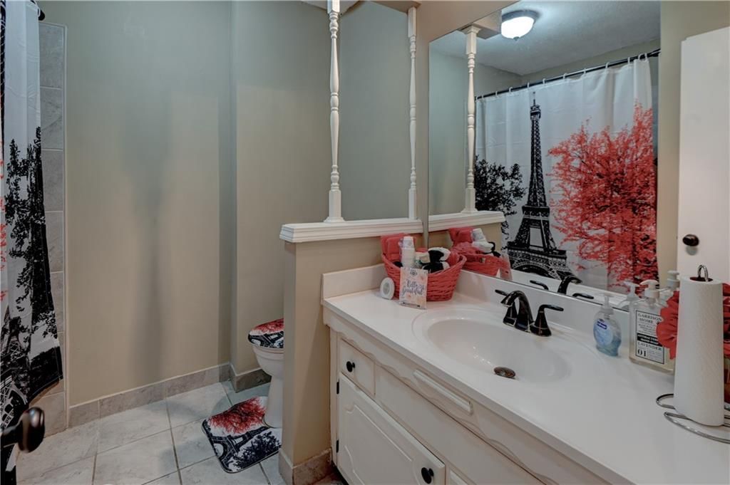 7917 N Troost Avenue — photo 27