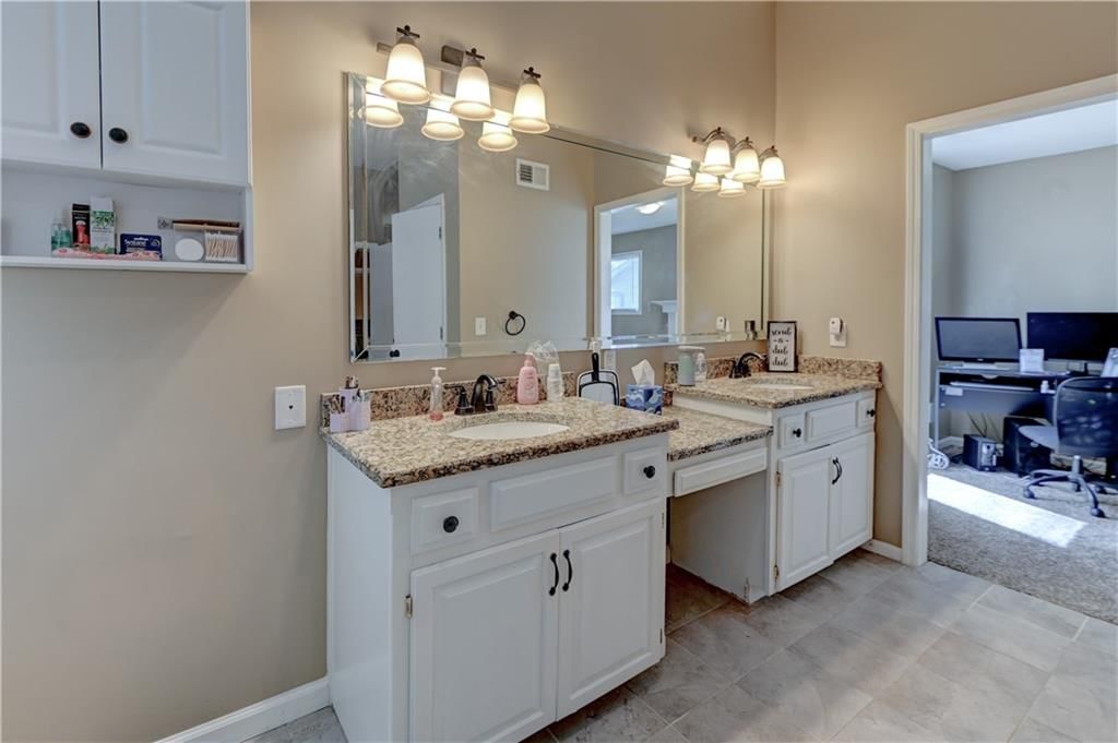 7917 N Troost Avenue — photo 32