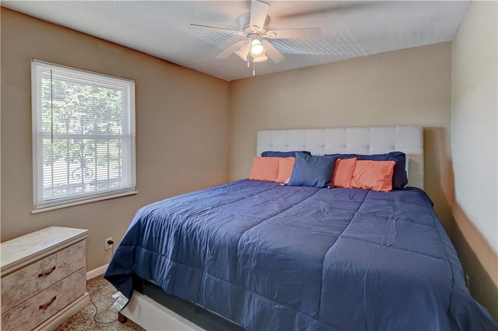 7917 N Troost Avenue — photo 47