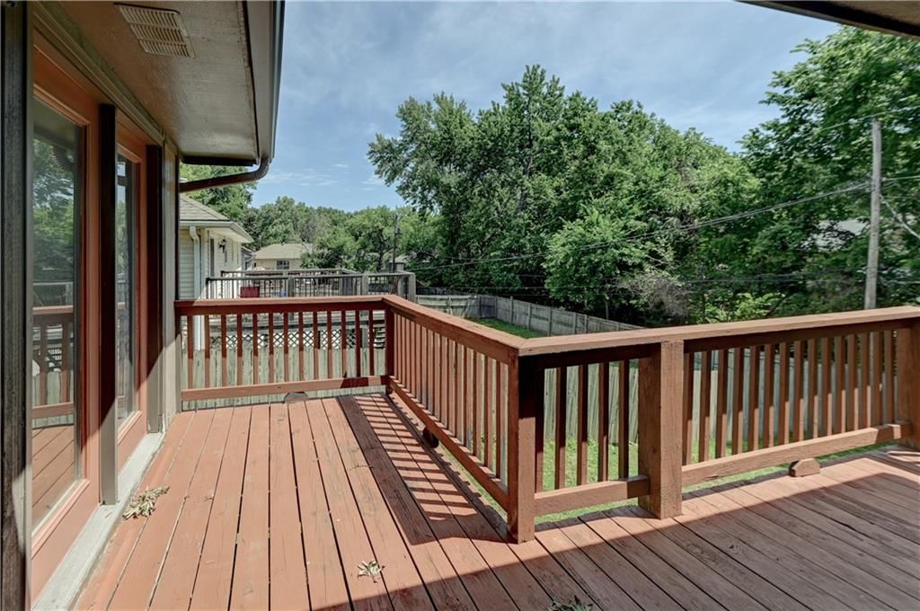 7917 N Troost Avenue — photo 50