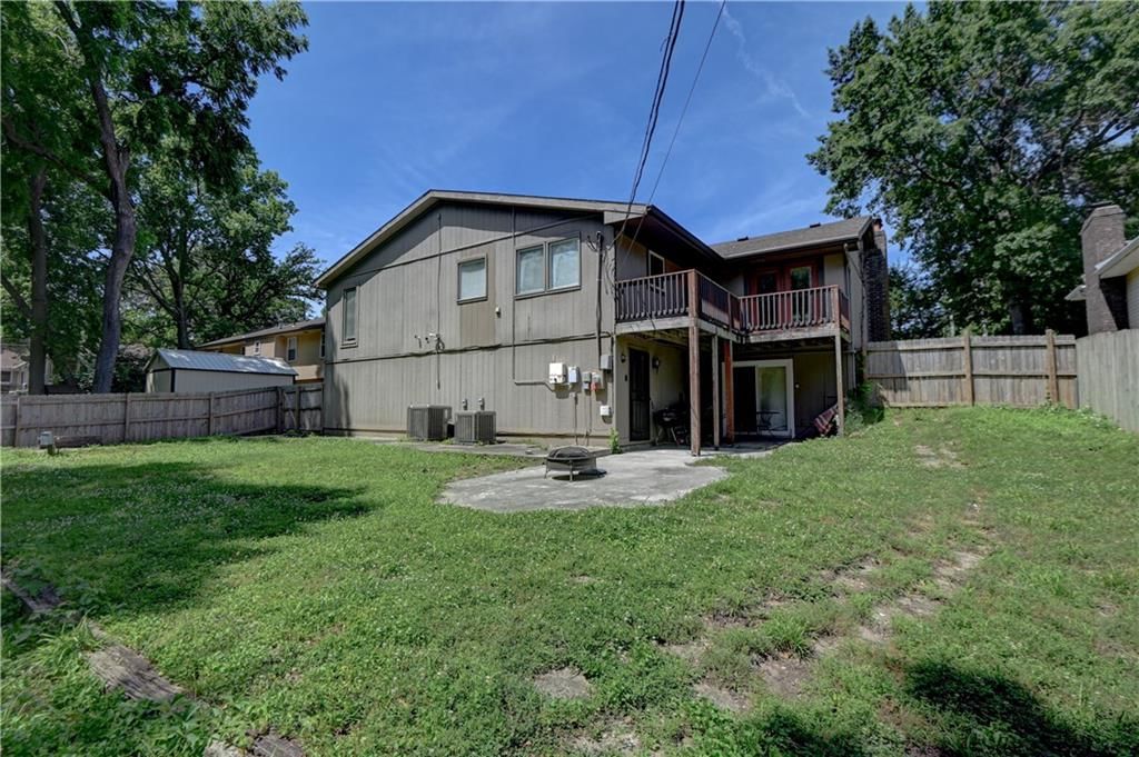 7917 N Troost Avenue — photo 56