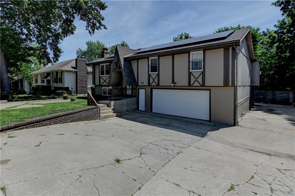 7917 N Troost Avenue — photo 61