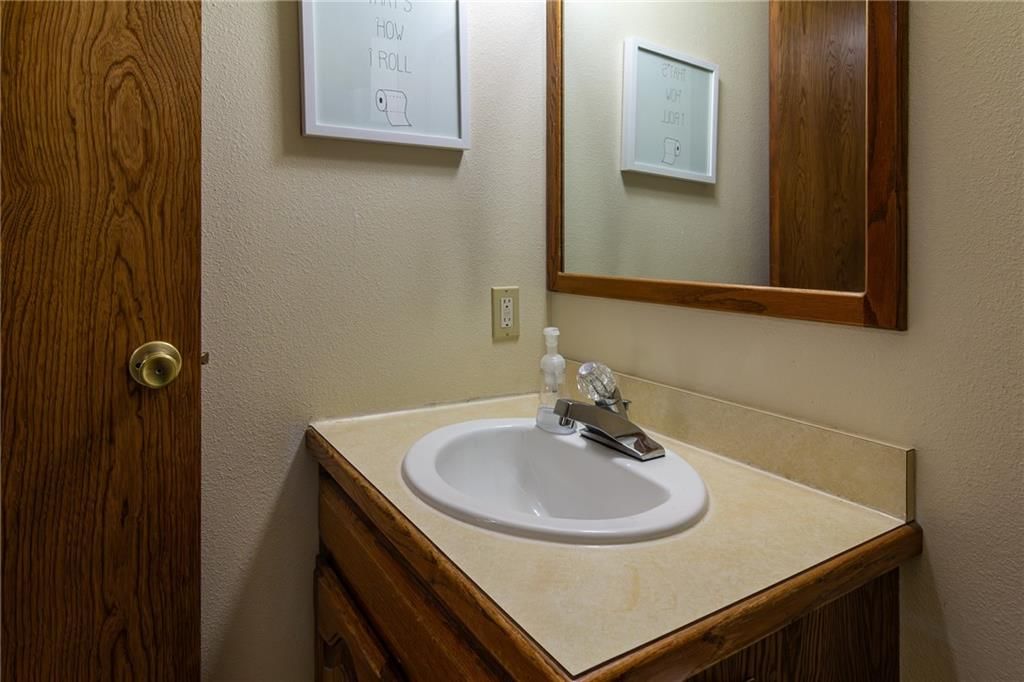 709 Thomas Street — photo 23