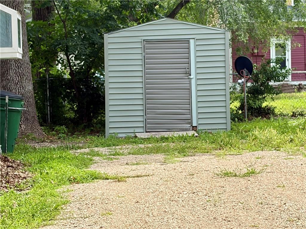 835 S Hickory Street — photo 14