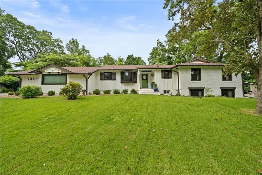 7405 E Gregory Boulevard, Kansas City, MO