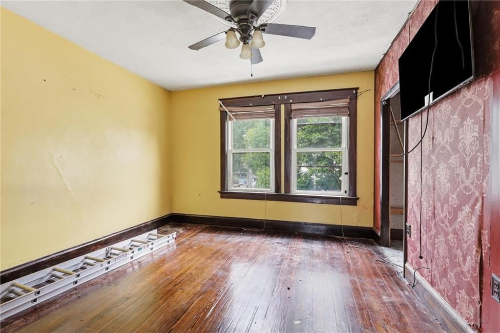 1321 W 40th Street — photo 13