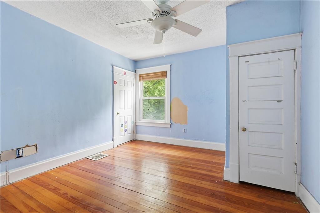 1321 W 40th Street — photo 17