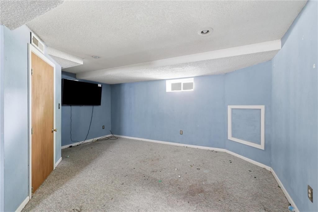 1321 W 40th Street — photo 21