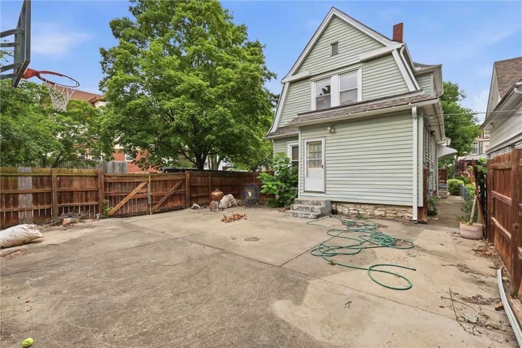 1321 W 40th Street — photo 25
