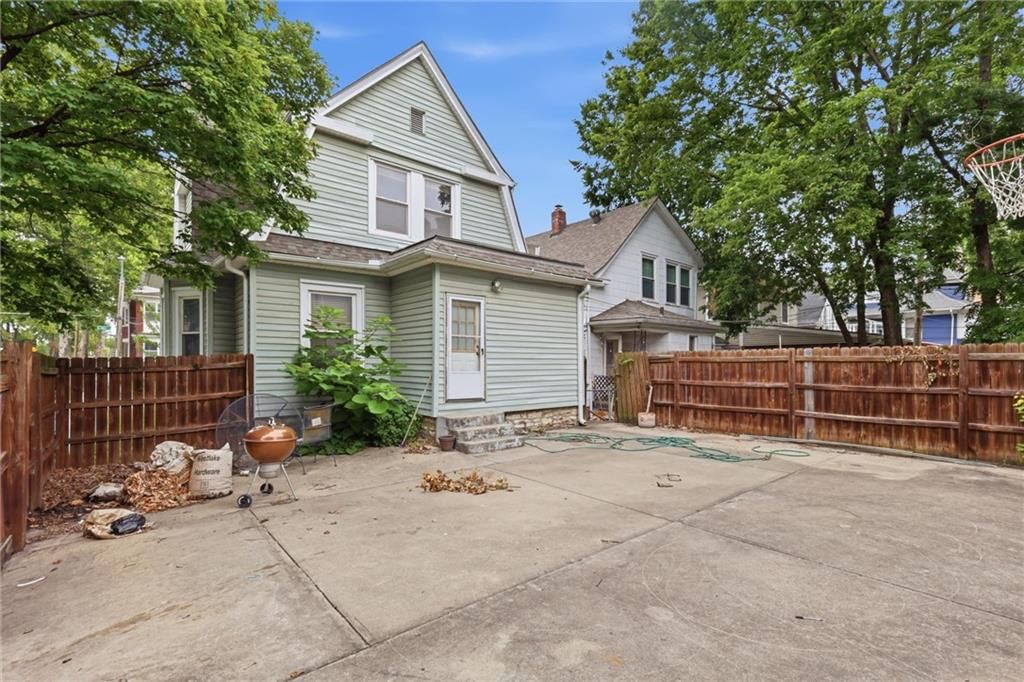 1321 W 40th Street — photo 26