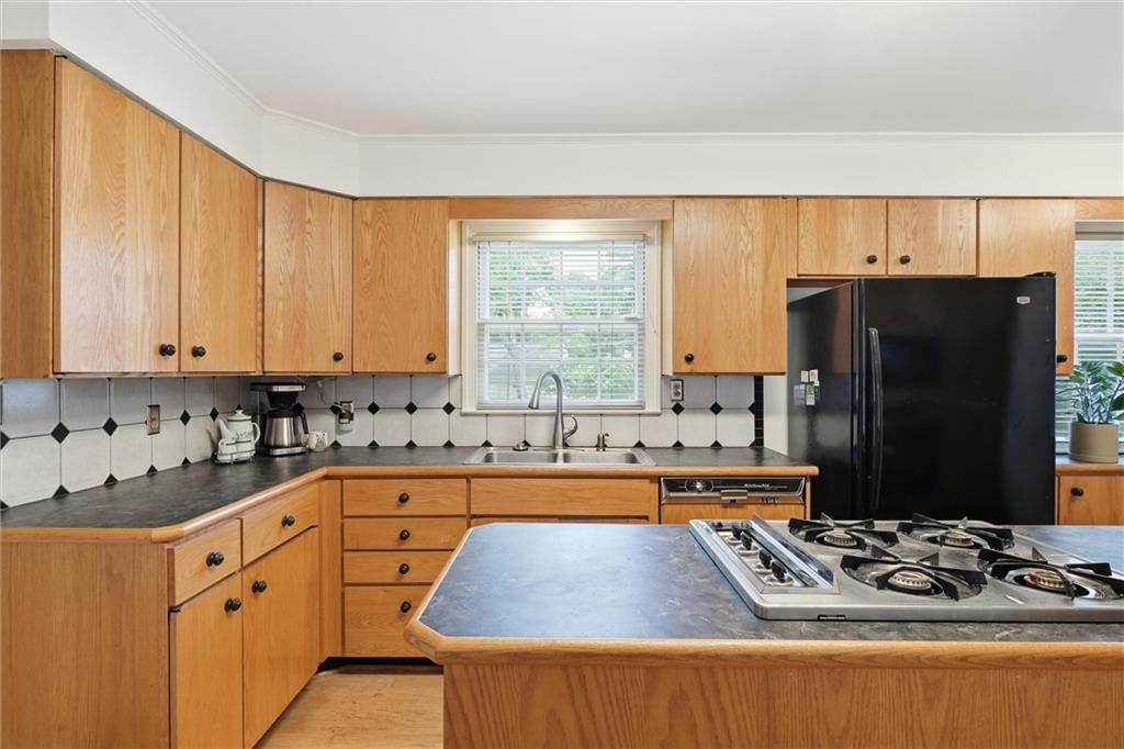 1204 W 69th Street — photo 12
