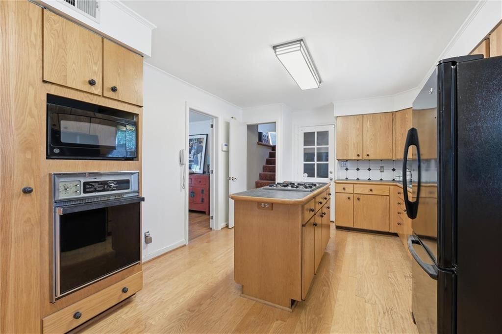 1204 W 69th Street — photo 15
