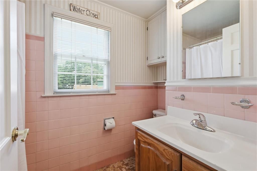1204 W 69th Street — photo 21