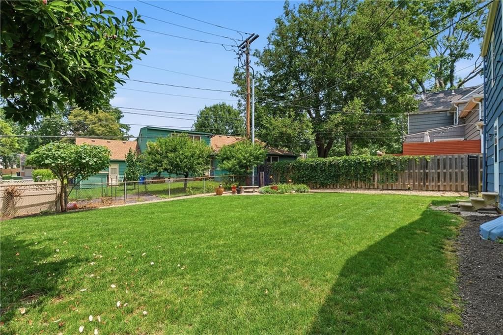 1204 W 69th Street — photo 29
