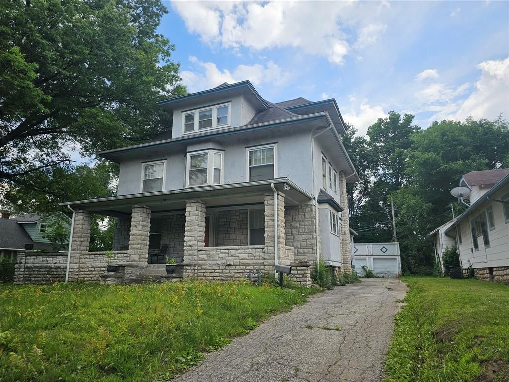 2211 E 69TH Street — photo 3
