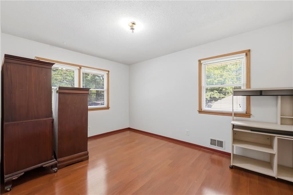 5051 N Euclid Avenue — photo 8