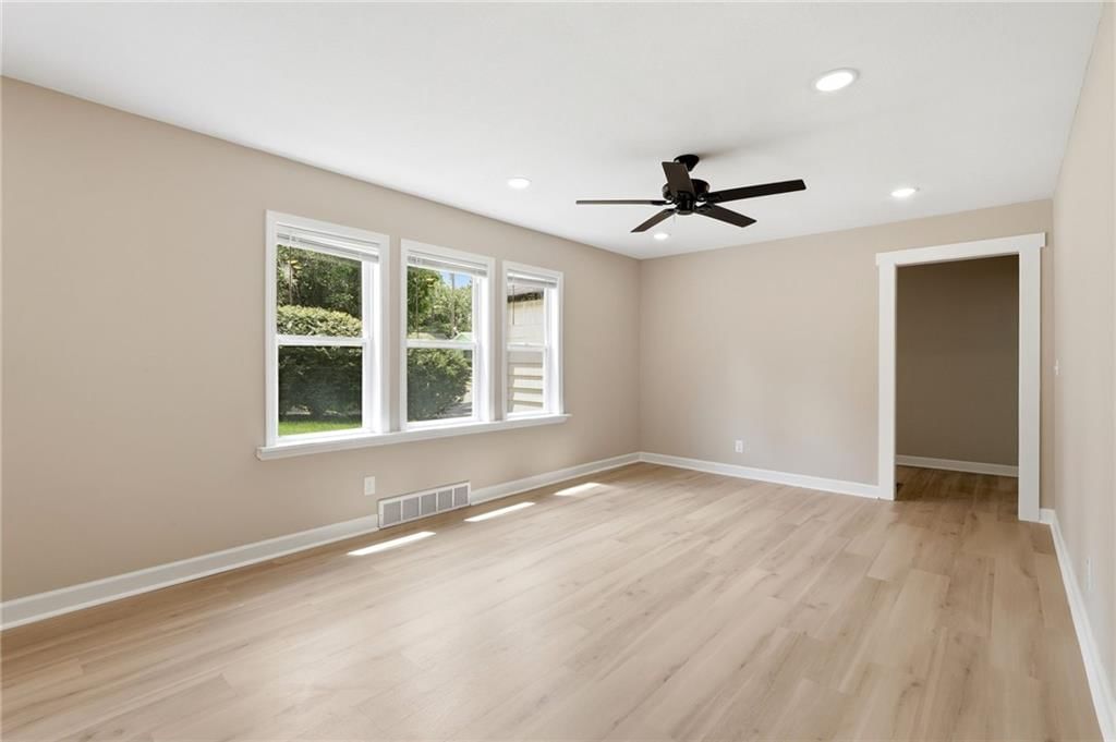 3718 Kimball Avenue — photo 6