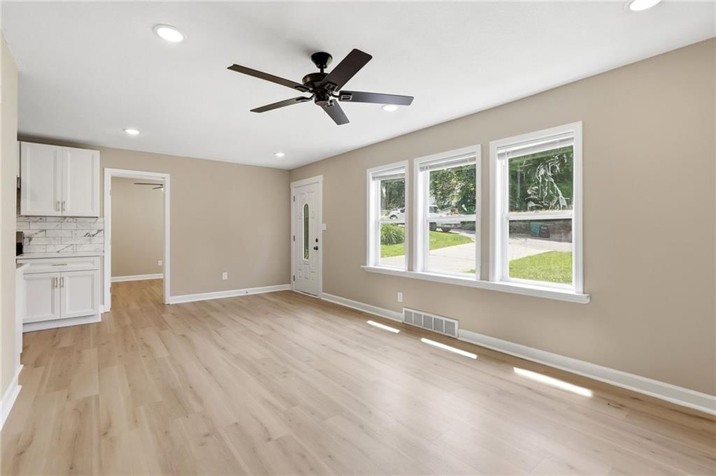 3718 Kimball Avenue — photo 7