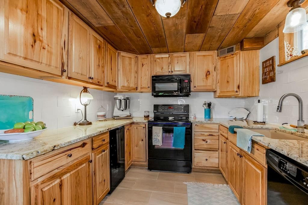 621 NW North Shore Drive — photo 9