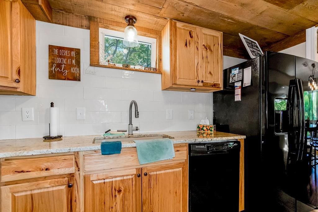 621 NW North Shore Drive — photo 11