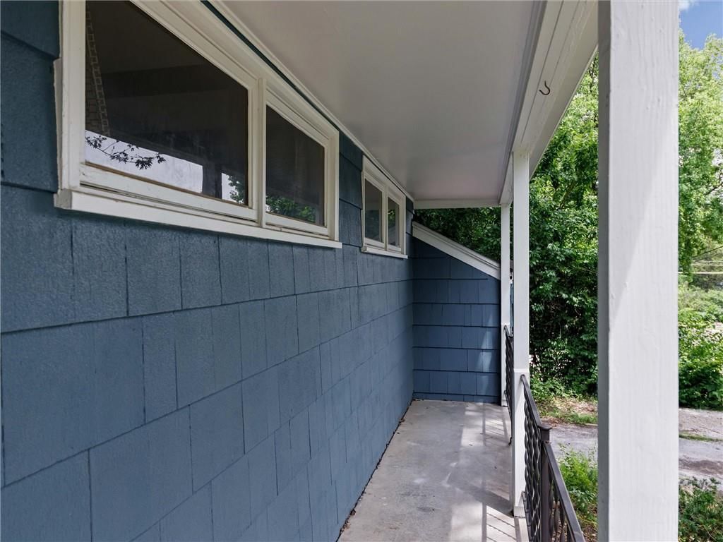 Photo 2 of 24 - 6710 W 80th Street, Overland Park, KS 66204